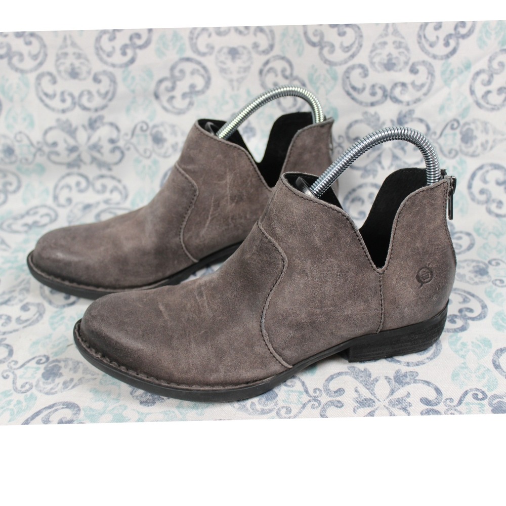 Born‎ Kerri Grey Leather V-Cut Ankle Booties Back Zip Womens 7M BR0012042